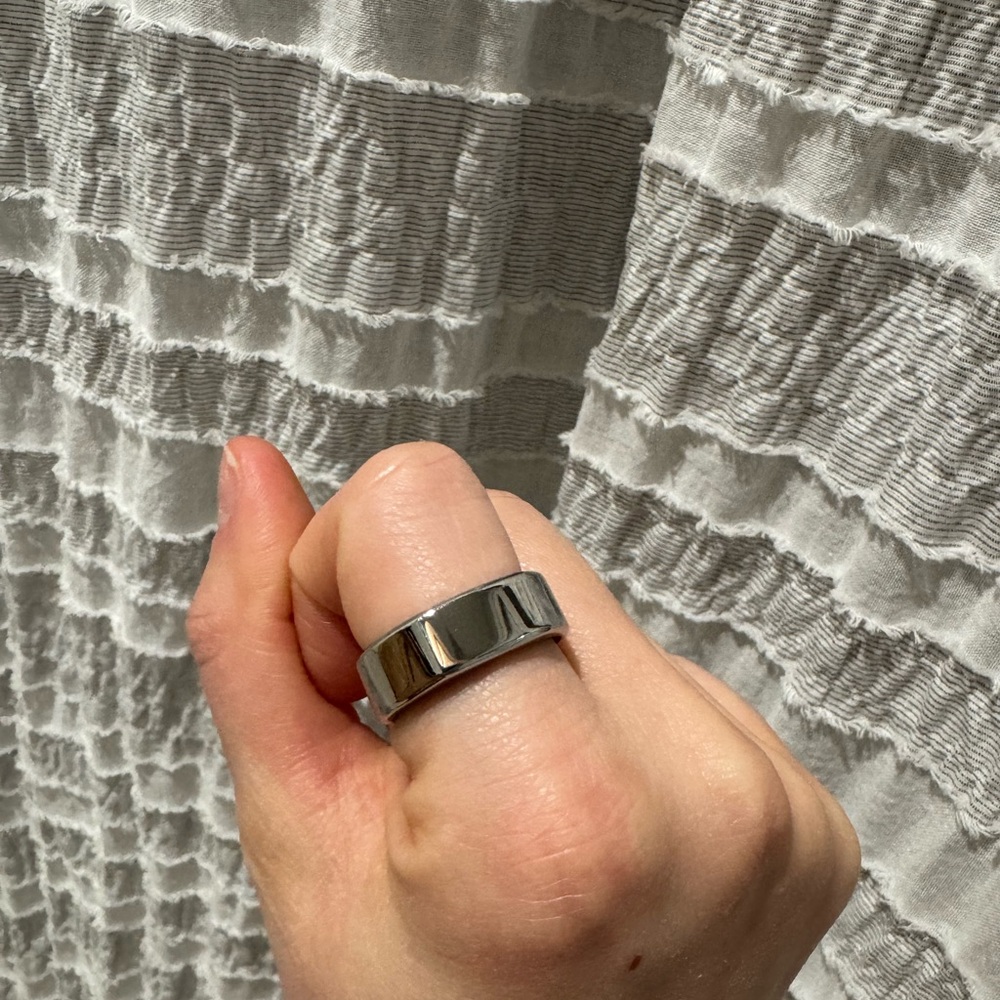 Size 9  heritage oura ring silver